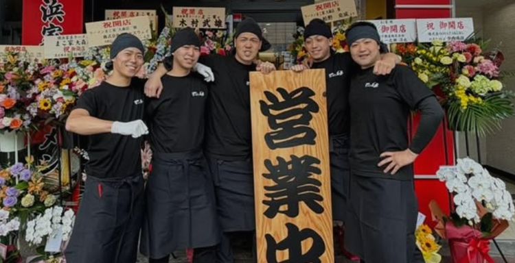 横浜家系ラーメン まこ家で働くスタッフ